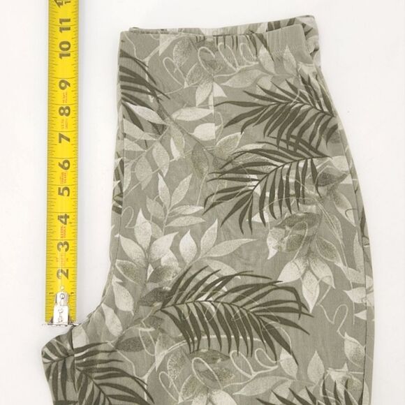 Chicos Easywear Pull On Pants Size 1 Short Slinky Liquid Knit Ferns Wide Leg - Picture 6 of 9